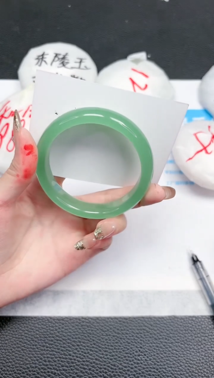 【闪购商品】石英质玉手镯未镶嵌479-58.3