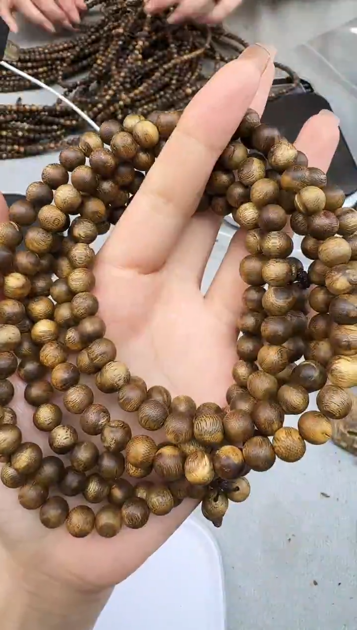 沉香手串0822老乌身瑕疵虫漏圆珠多圈多样性发一