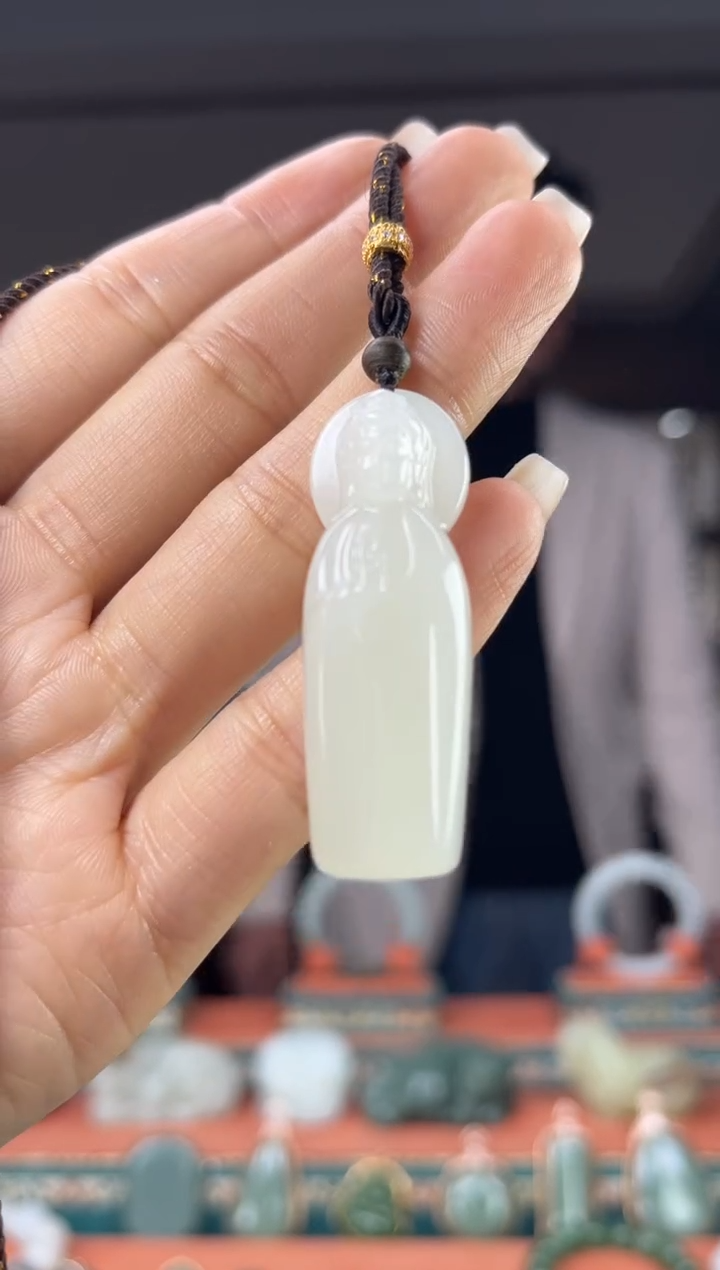 颈饰未镶嵌和田玉佩佩