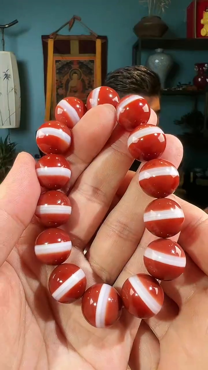 【闪购商品】玛瑙/玉髓手串未镶嵌红一线