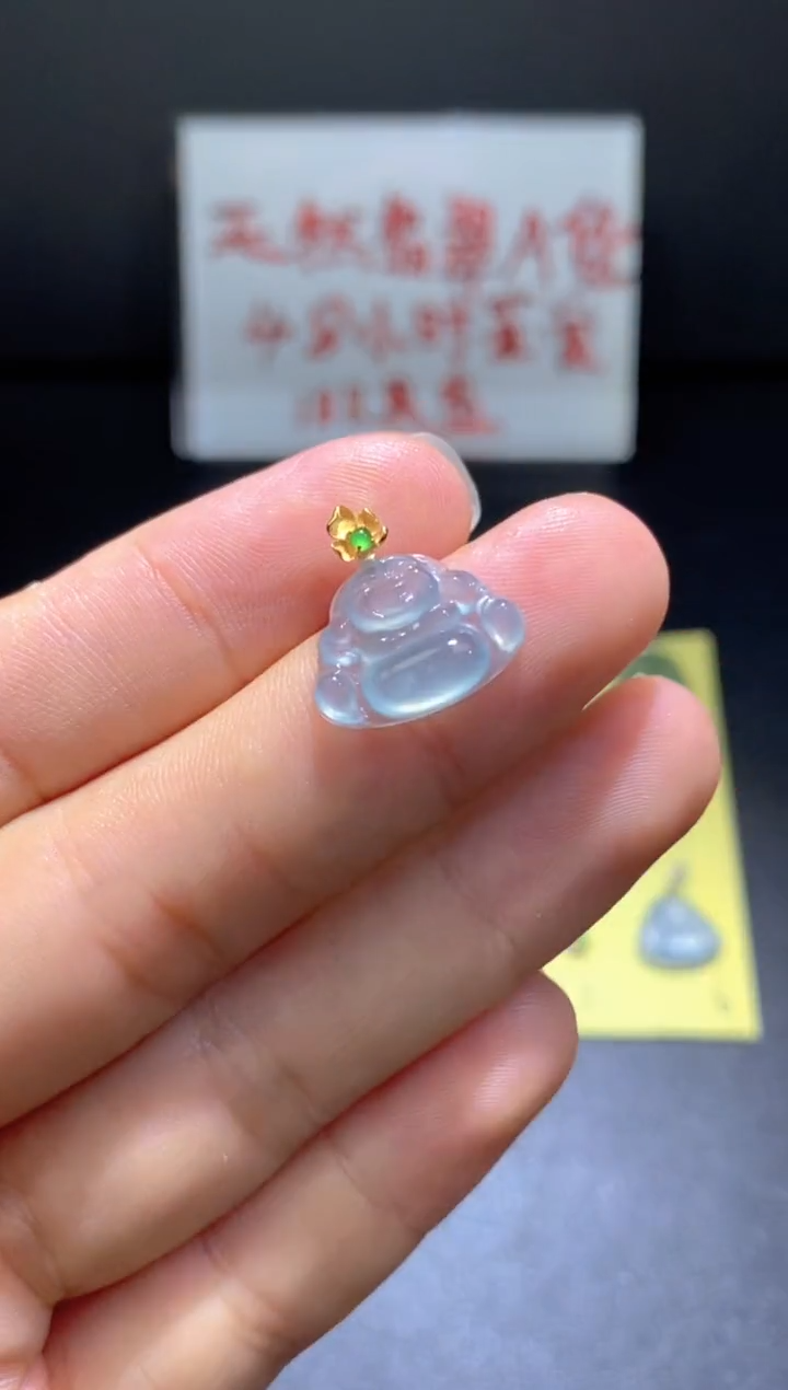 翡翠18K金镶嵌颈饰翡翠吊坠