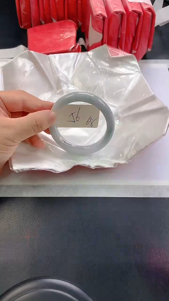 未镶嵌手镯翡翠68