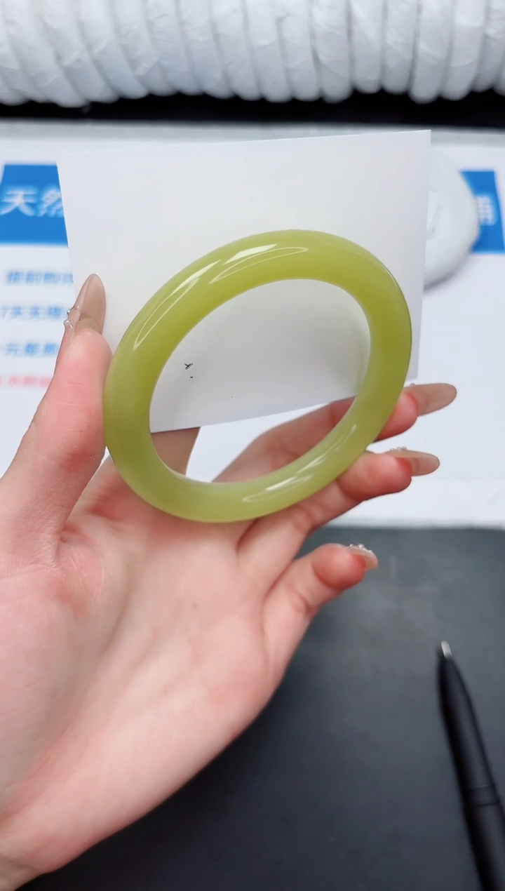 未镶嵌手镯石英质玉25-62.2JYH