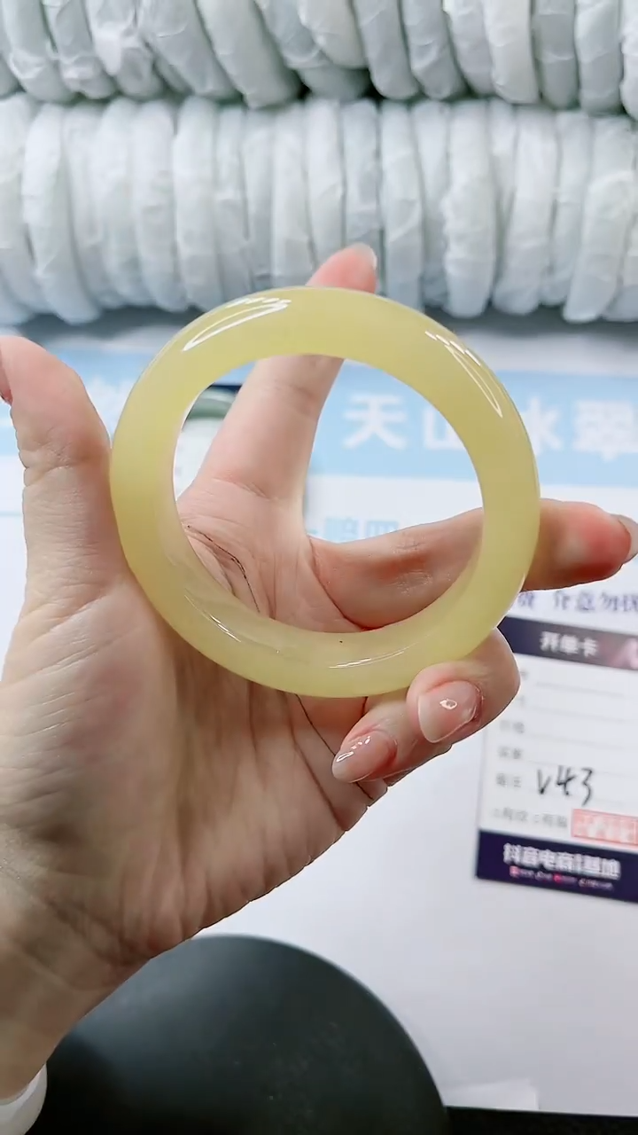 【闪购商品】石英质玉手镯未镶嵌多样性发货V43