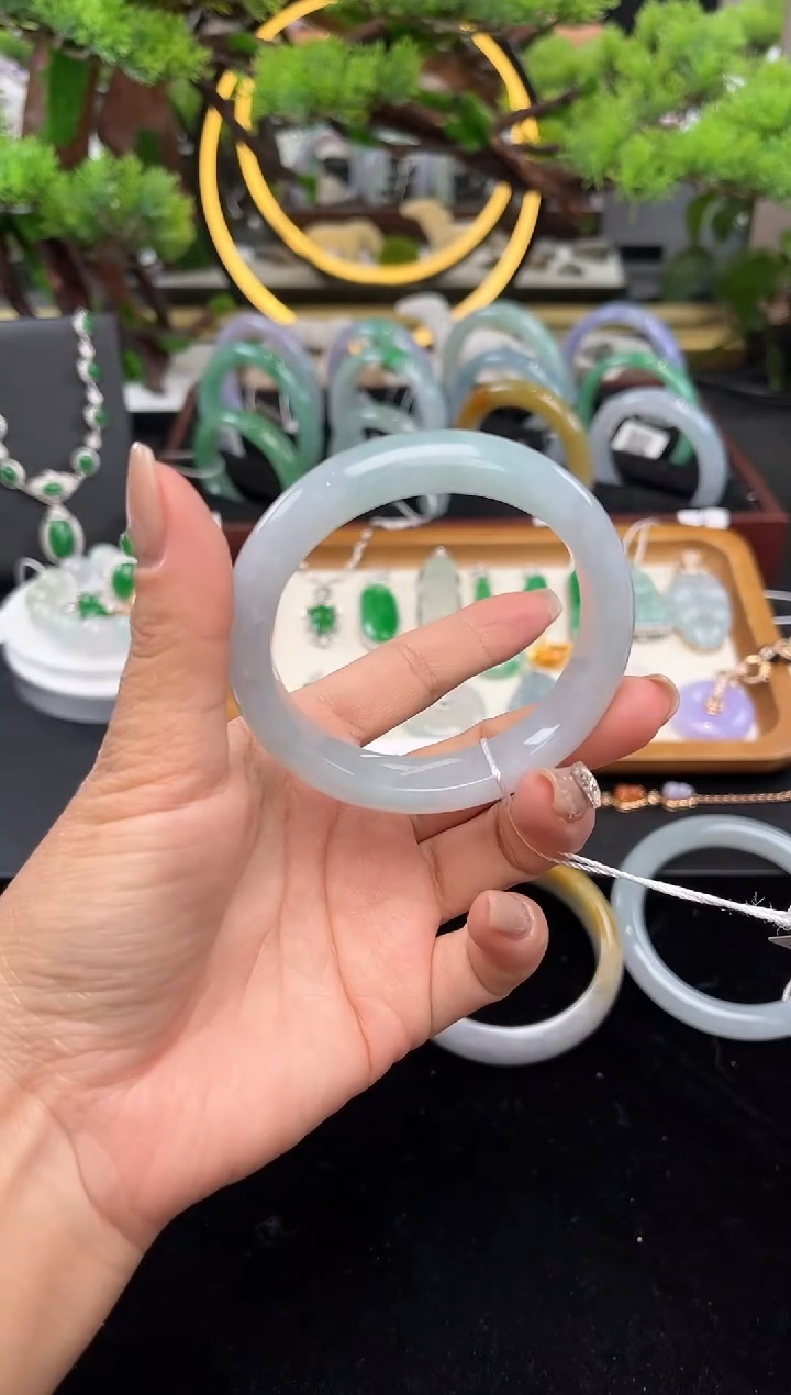 未镶嵌手镯翡翠手镯