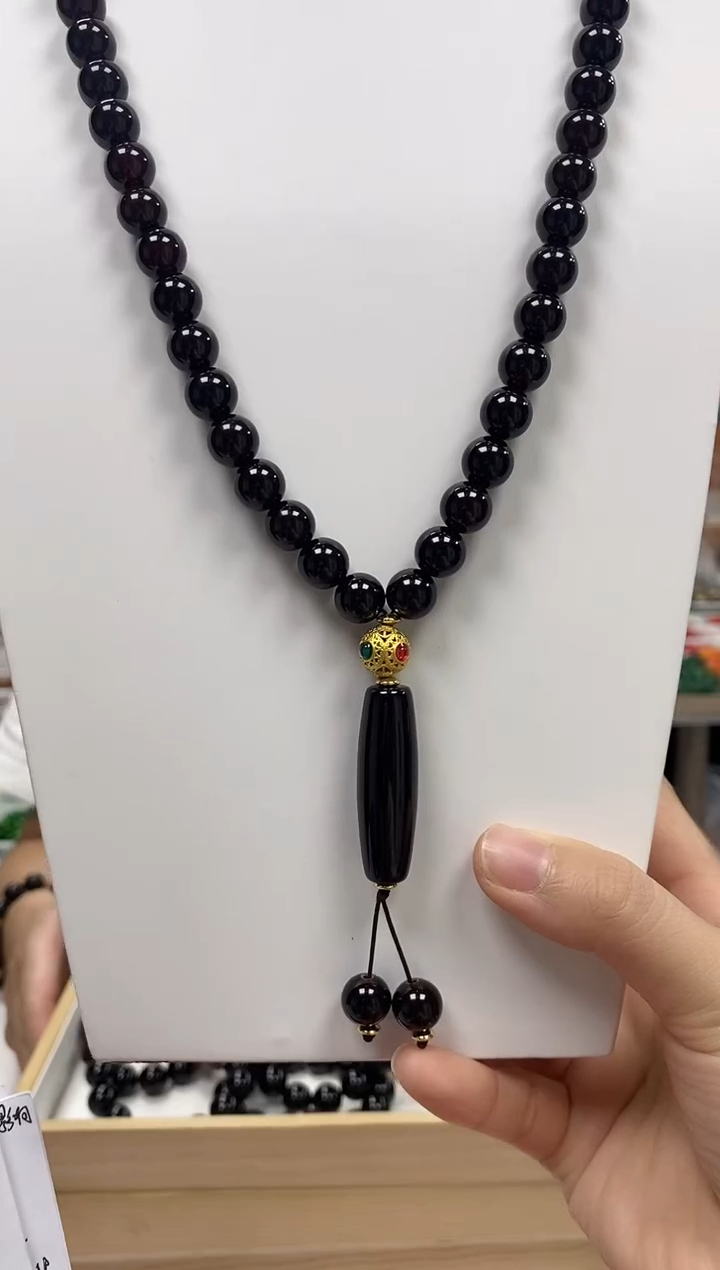 玛瑙/玉髓颈饰未镶嵌尺寸10mm63颗黑金血离子项链