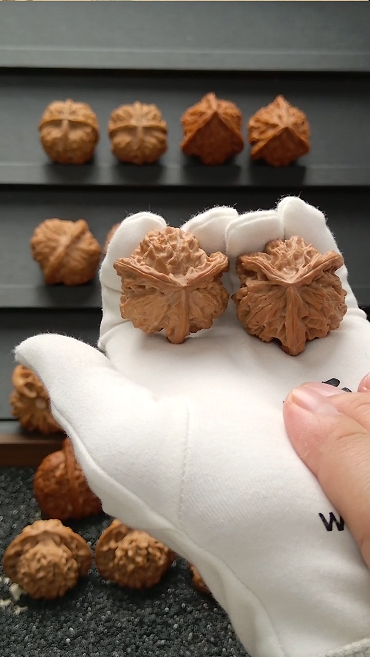 把件文玩核桃盘山三棱37+（正奔）