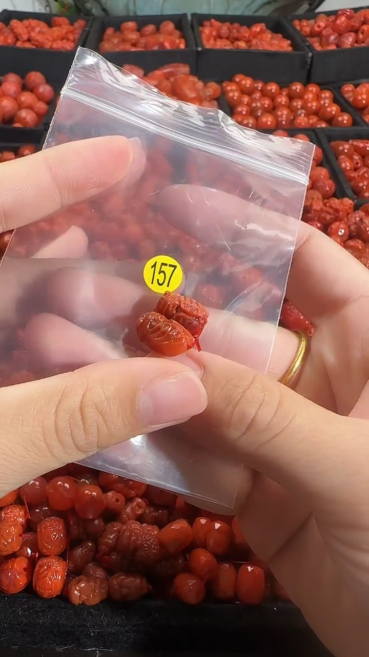 颈饰未镶嵌南红玛瑙1