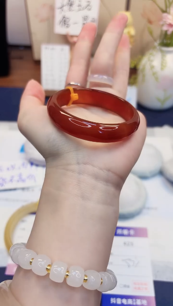 【闪购商品】石英质玉手镯未镶嵌425-玛瑙-圈口53