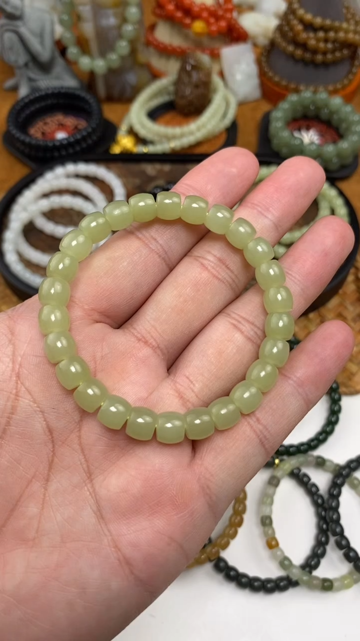 颈饰未镶嵌和田玉手串