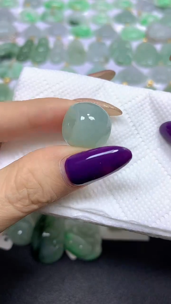 颈饰未镶嵌翡翠 