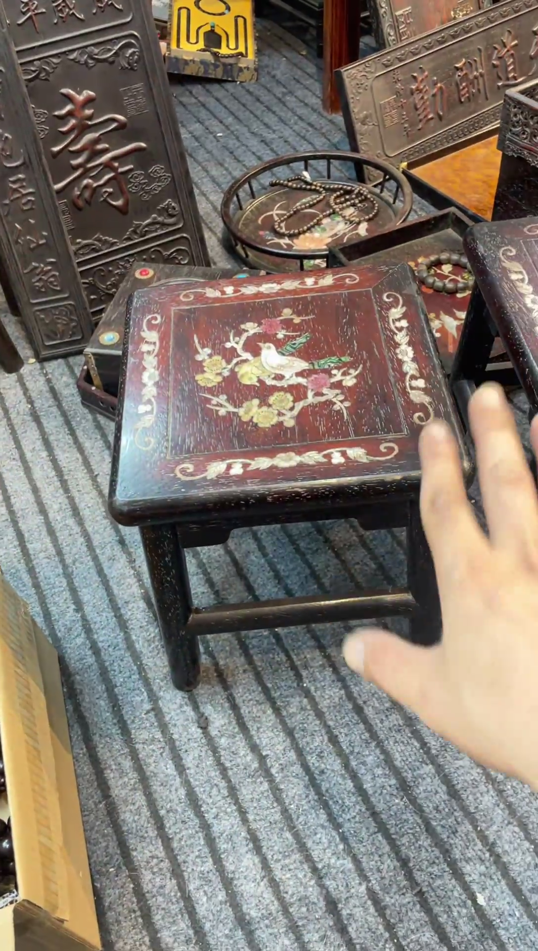 檀香紫檀（小叶紫檀）紫檀富贵凳一个图案随机发