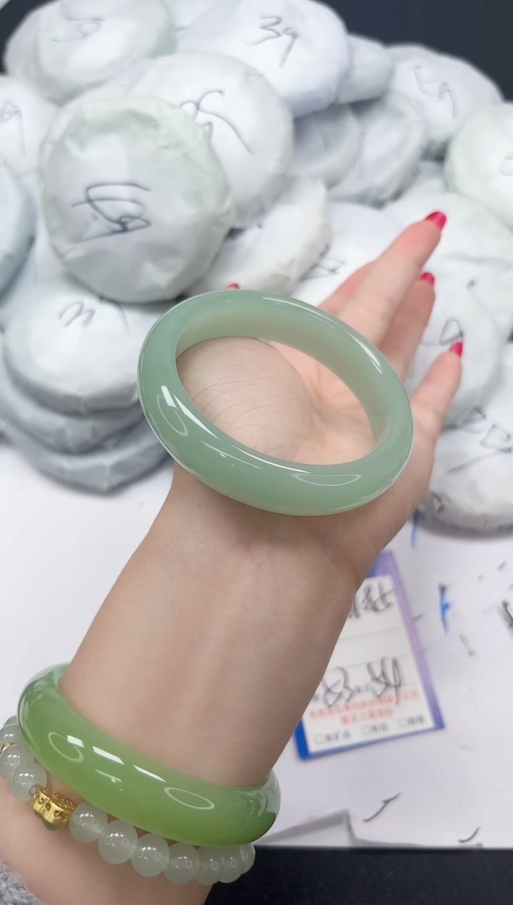 未镶嵌手镯石英质玉A185/5354