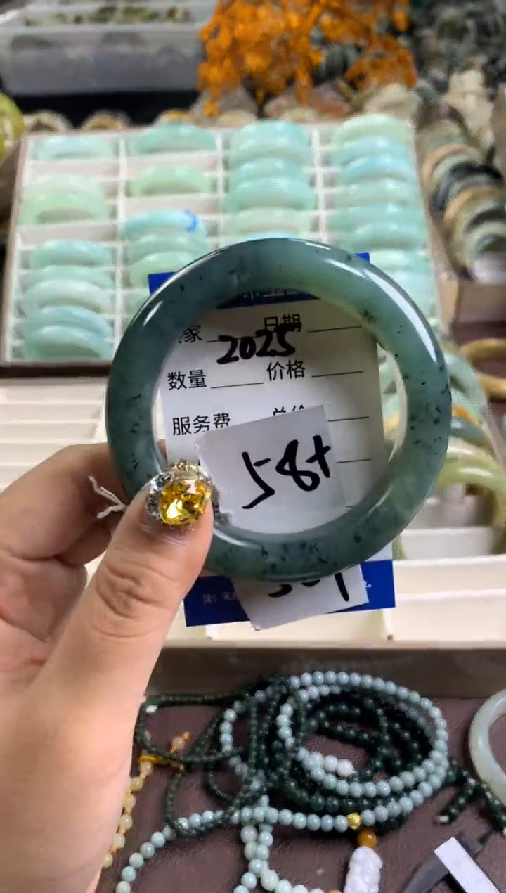 【闪购商品】蛇纹石玉手镯未镶嵌2025