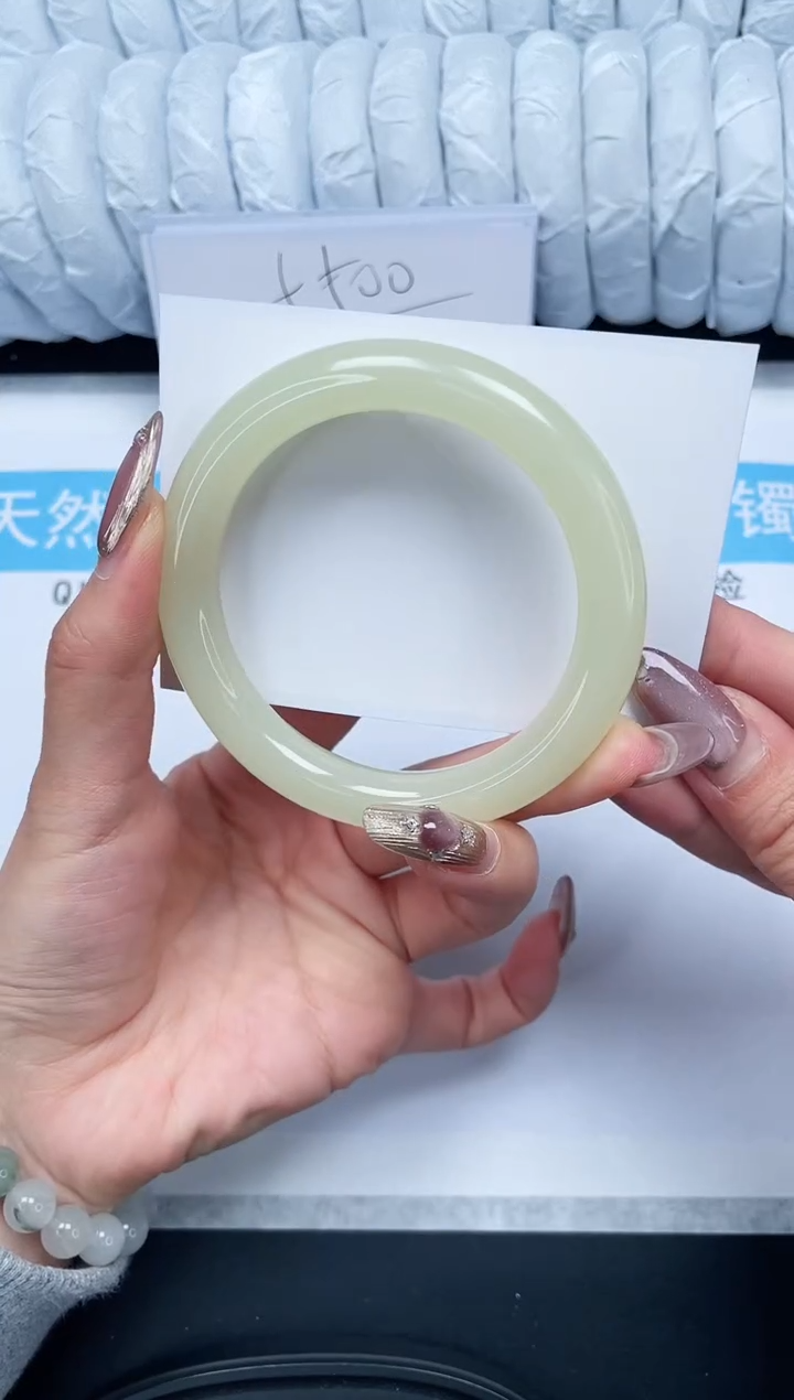 【闪购商品】石英质玉手镯未镶嵌83-58.5