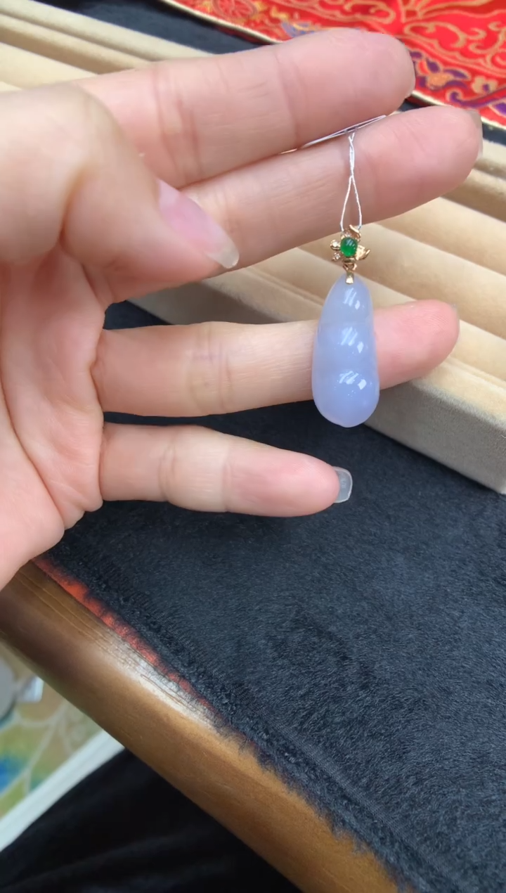 【闪购商品】翡翠颈饰18K金镶嵌福豆