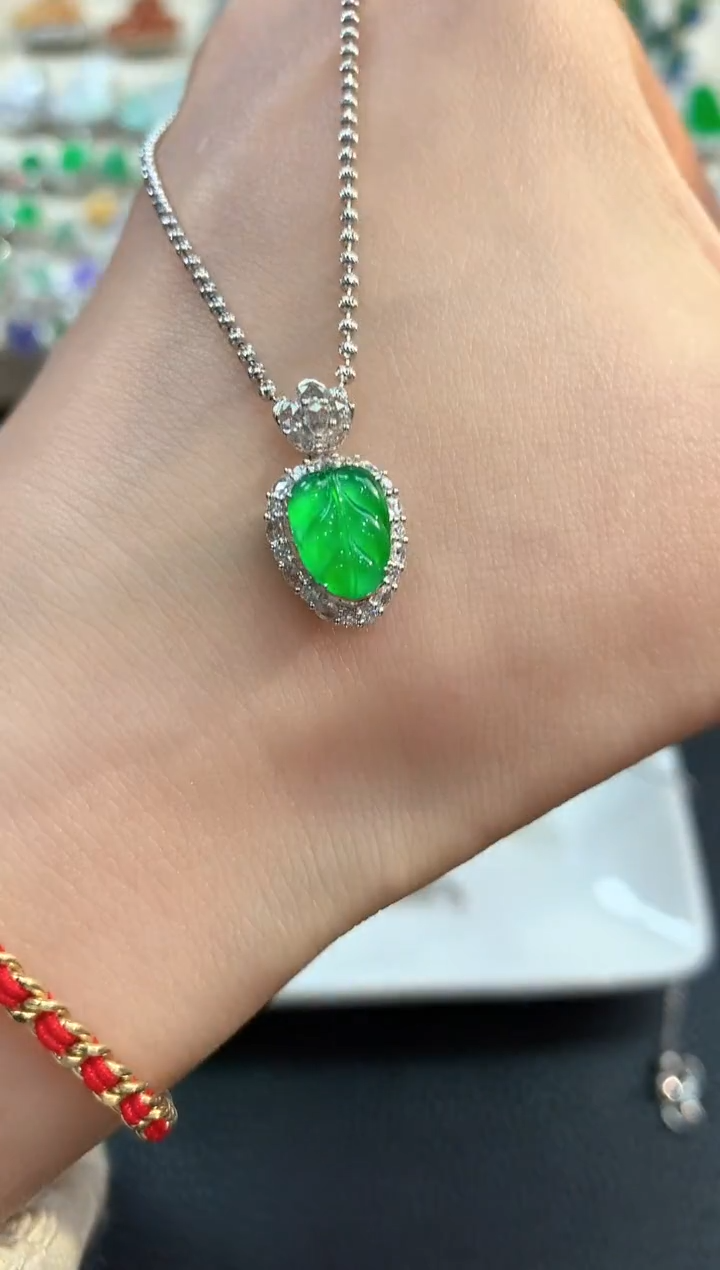 【闪购商品】翡翠吊坠(不含链)18K金镶嵌m10不退换