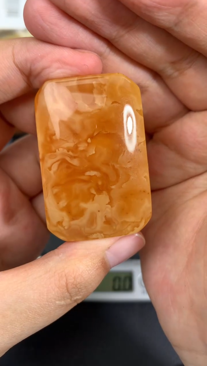 蜜蜡未镶嵌珠宝奇石190