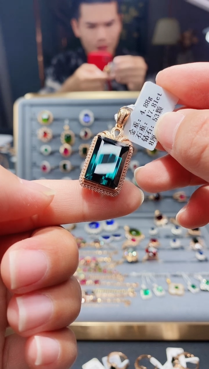 【闪购商品】碧玺颈饰18K金镶嵌17.81.