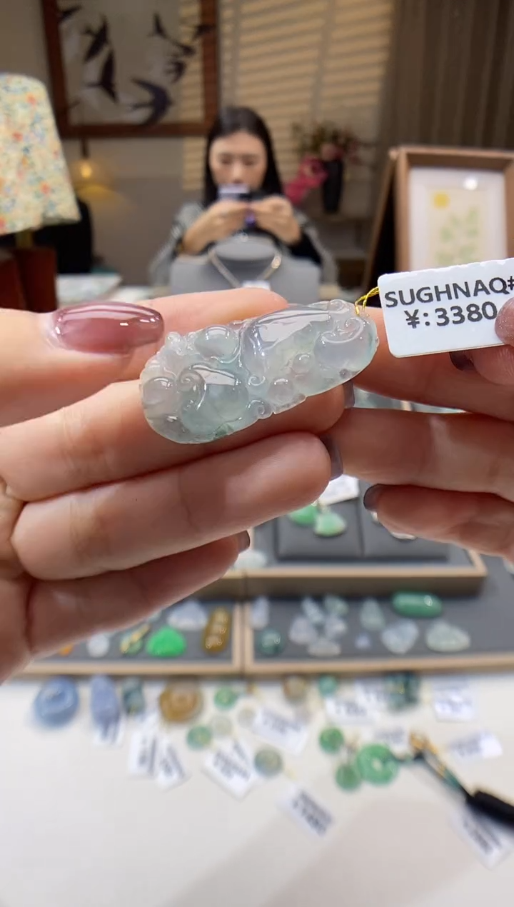 【闪购商品】翡翠颈饰未镶嵌荷叶鱼