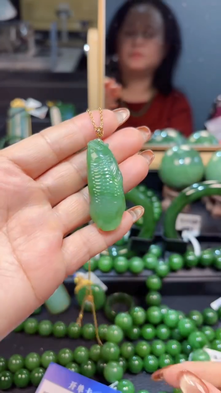 【闪购商品】和田玉（碧玉）吊坠(赠链)18K金镶嵌1
