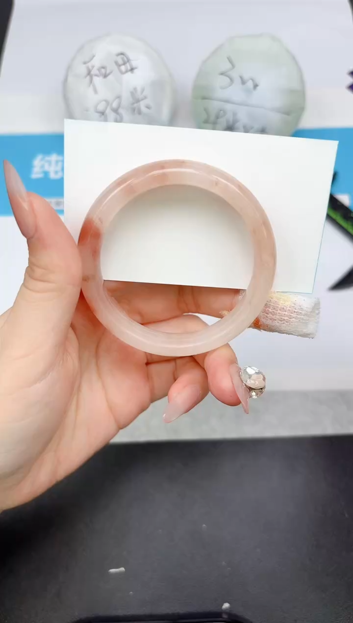 【闪购商品】石英质玉手镯未镶嵌156-53