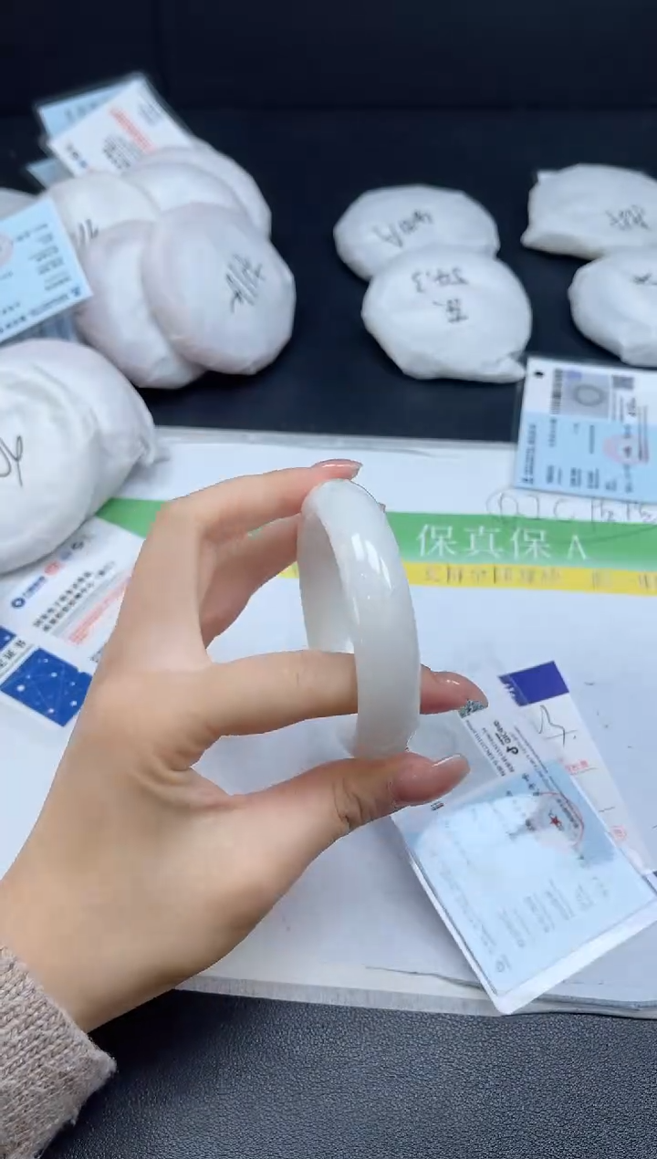 未镶嵌手镯和田玉0123-54