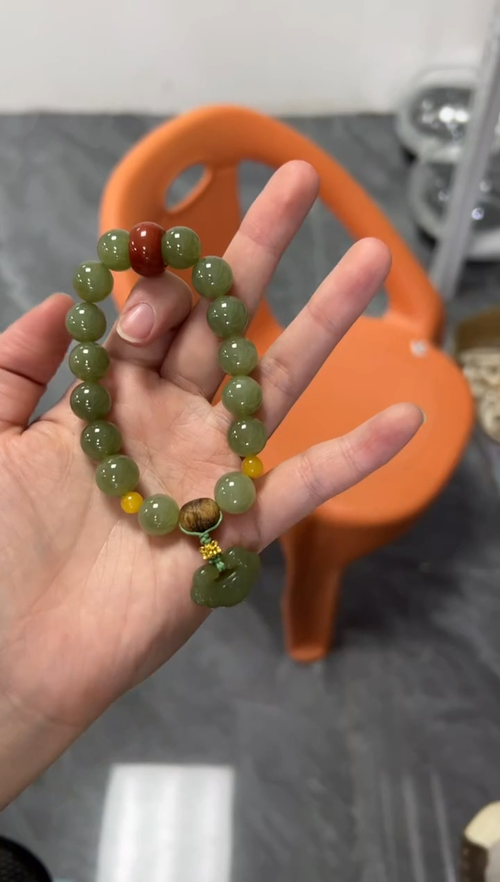 未镶嵌手链和田玉和田玉设计款手串1[多样发其一]