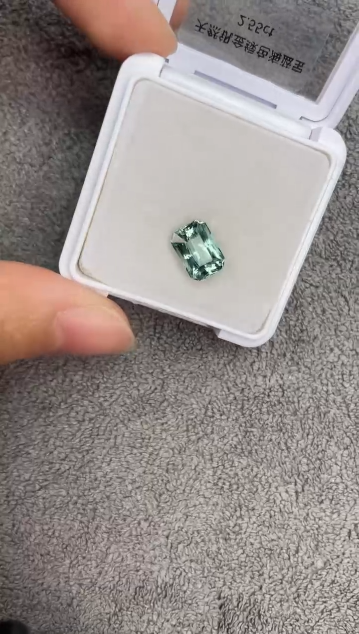 【闪购商品】绿柱石裸石未镶嵌2.55ct   