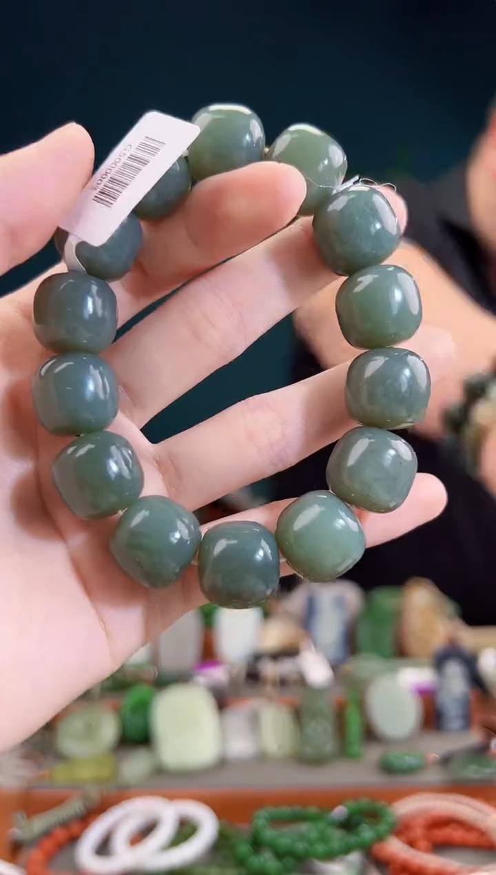 颈饰未镶嵌和田玉一物一证 拍一单发一个