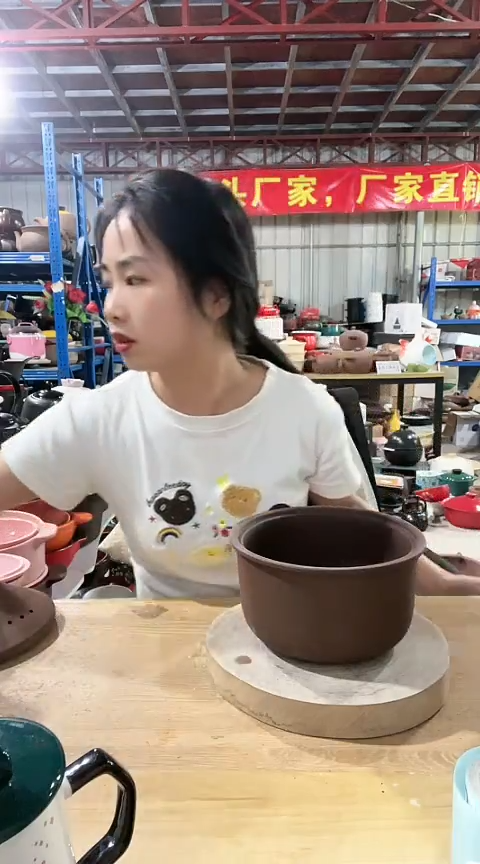 陶5420瑕疵紫砂锅不带盖不圆