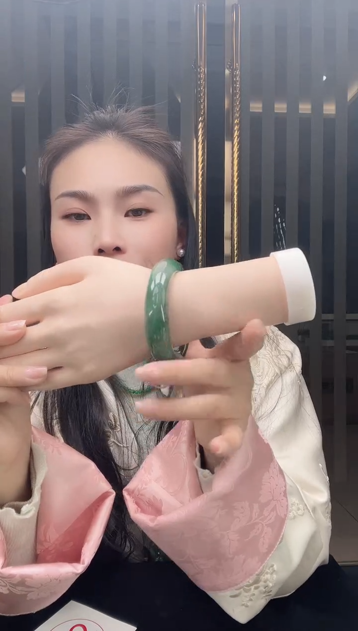 未镶嵌手镯石英质玉8