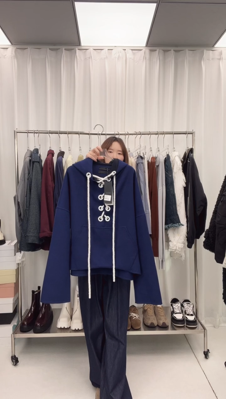 编号 058 YCH 羊绒连帽卫衣外套 福福2折待开价