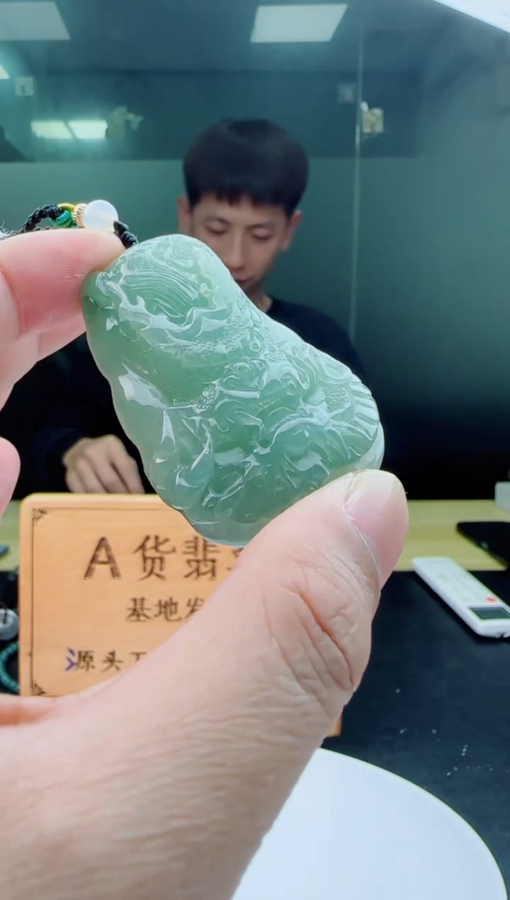 【闪购商品】翡翠颈饰未镶嵌1111111111