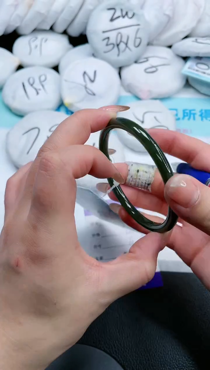 【闪购商品】和田玉手镯未镶嵌9S282-61