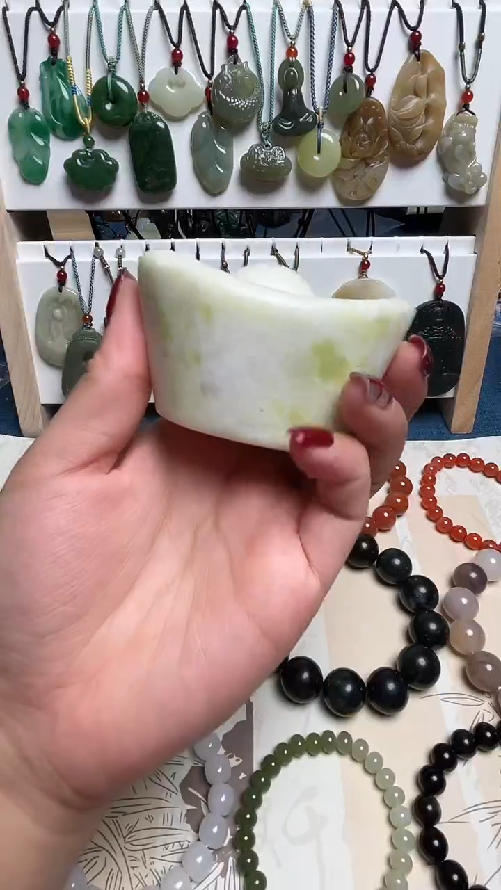 未镶嵌把件蓝田玉（蛇纹石化大理石玉）元宝手把件