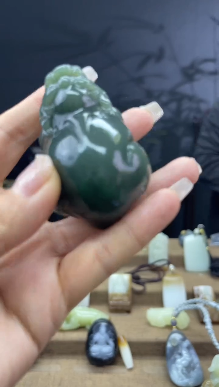 颈饰未镶嵌和田玉1