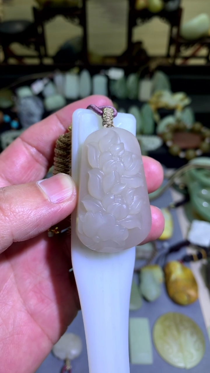 【闪购商品】和田玉颈饰未镶嵌藕粉牌子手工