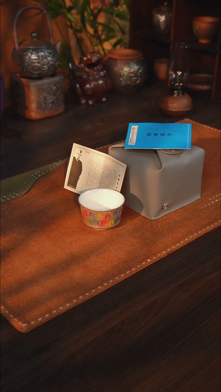 瓷千佛鎏银马蹄杯