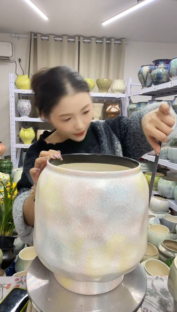 【花盆链接】  高 ：28 口：20