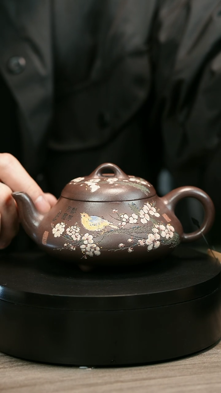 茶壶紫砂A****作H2486李小琴彩刻喜鹊汉堂石瓢