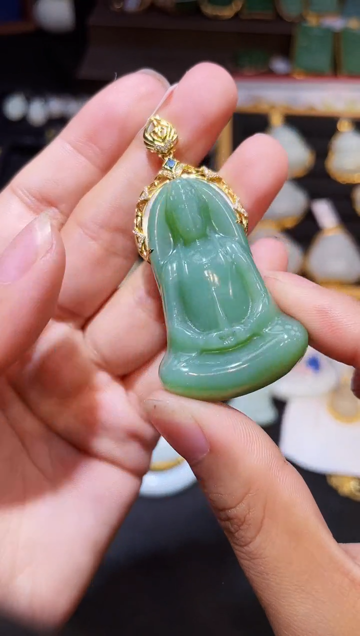 和田玉18K金镶嵌吊坠(赠链)多样性发一