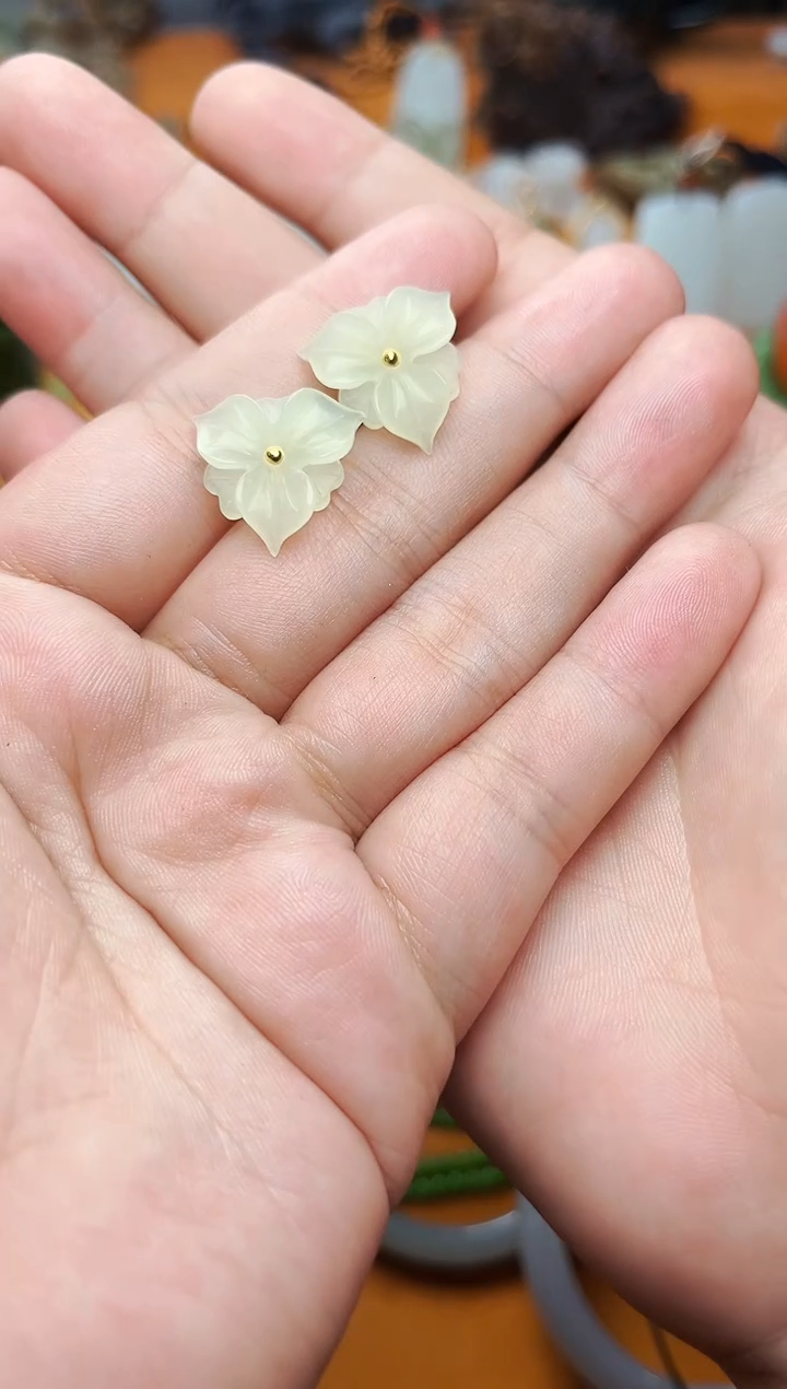 【闪购商品】和田玉耳饰18K金镶嵌花