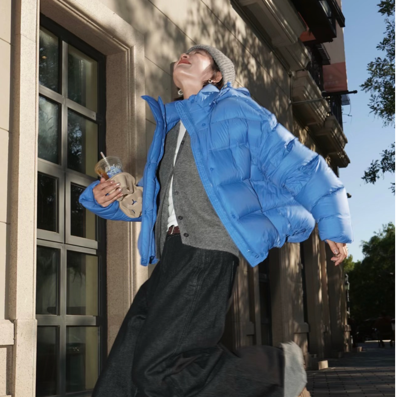 2025新款连帽布鲁斯蓝波波新款新国标90白鸭绒高蓬松羽绒服