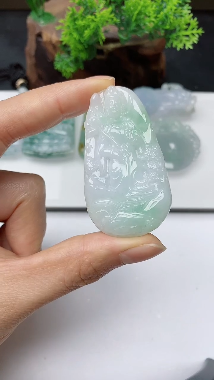 【闪购商品】翡翠颈饰未镶嵌        