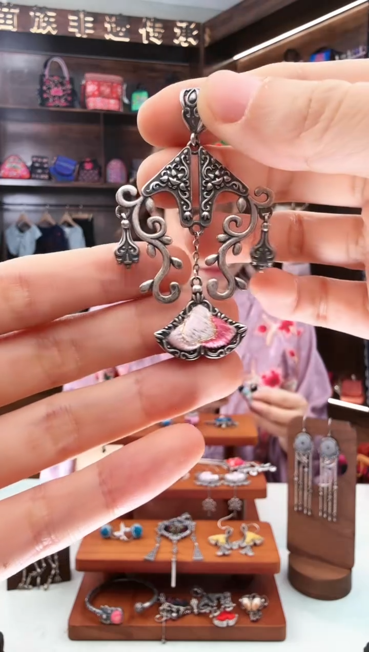 【闪购商品】织绣169蚩梦苗族古绣