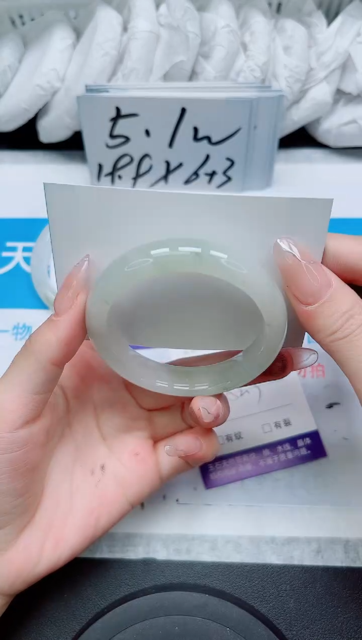 【闪购商品】石英质玉手镯合金267