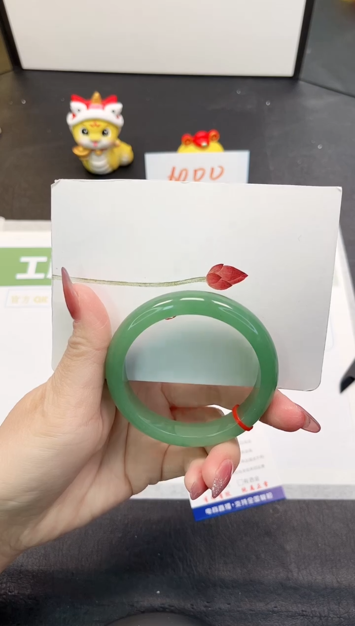 【闪购商品】石英质玉手镯未镶嵌127-55.6