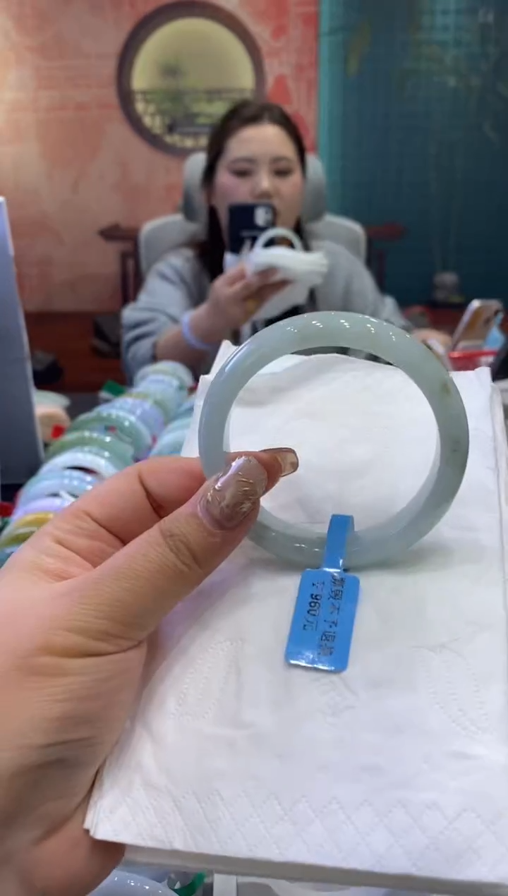 【闪购商品】翡翠手镯未镶嵌多人0011174