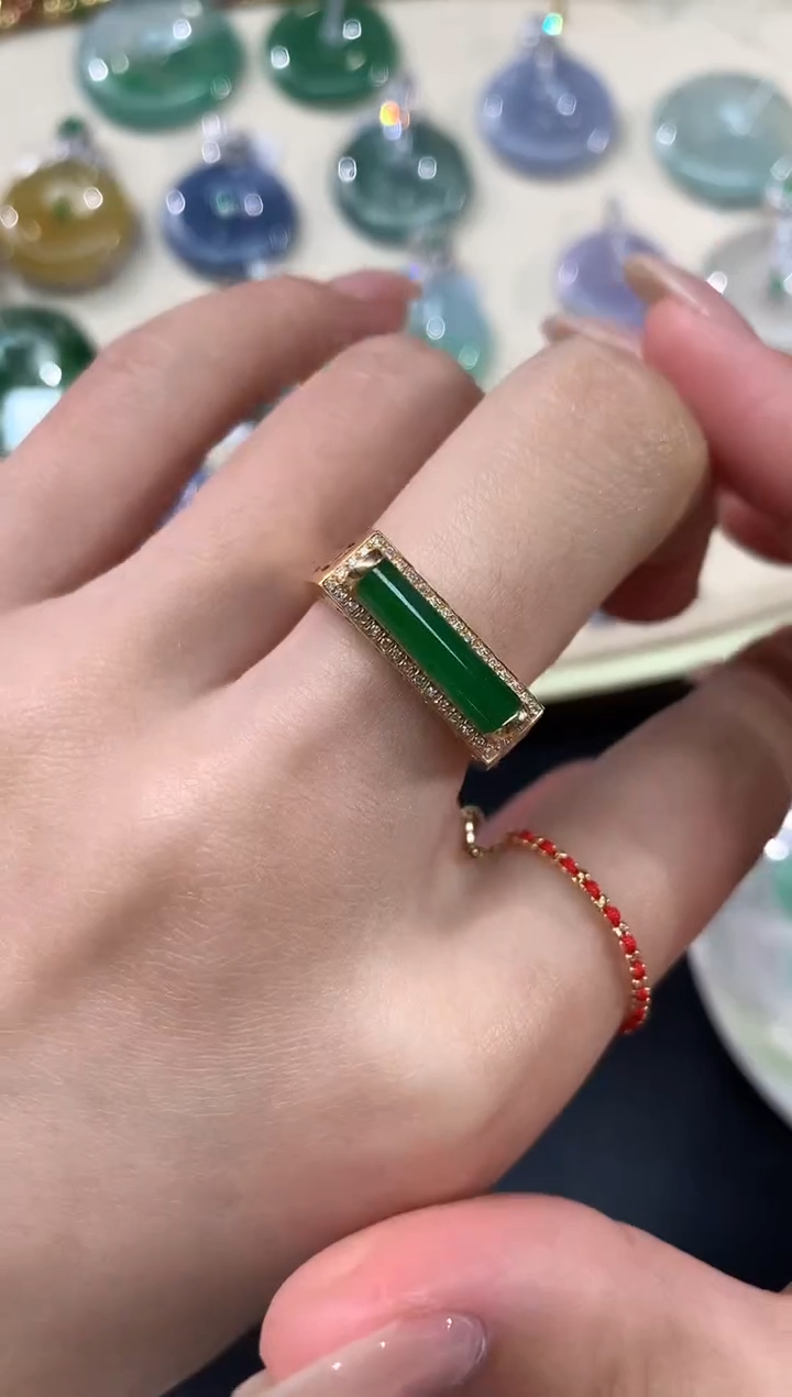 【闪购商品】翡翠戒指18K金镶嵌A214|3980